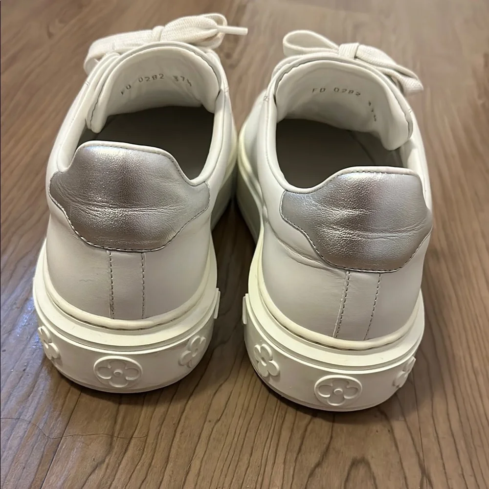 Louis Vuitton White Silver Sneakers with Crystal V Logo - Picture 2 of 4